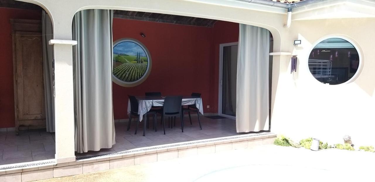 A la Topaze, Gite avec piscine privée chauffée pour 2 ou 3 Le May-sur-Evre Extérieur photo