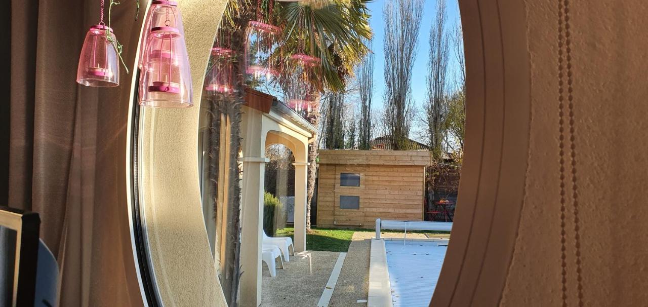 A la Topaze, Gite avec piscine privée chauffée pour 2 ou 3 Le May-sur-Evre Extérieur photo