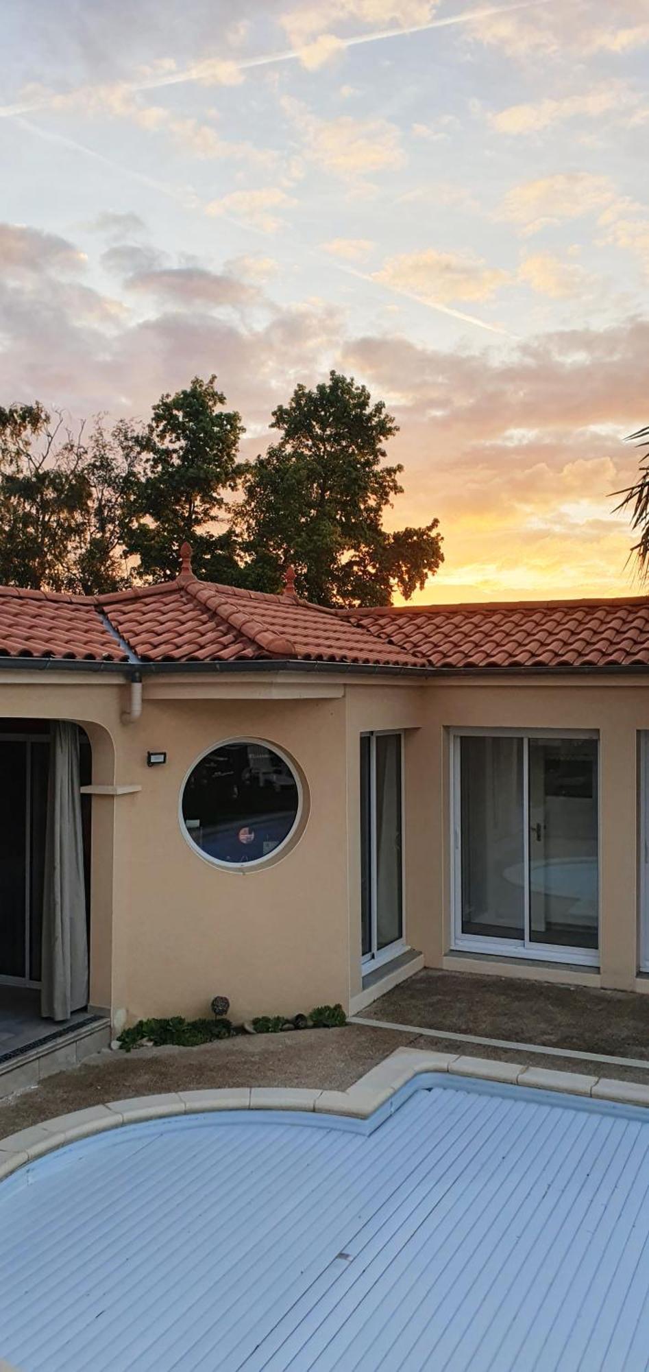 A la Topaze, Gite avec piscine privée chauffée pour 2 ou 3 Le May-sur-Evre Extérieur photo