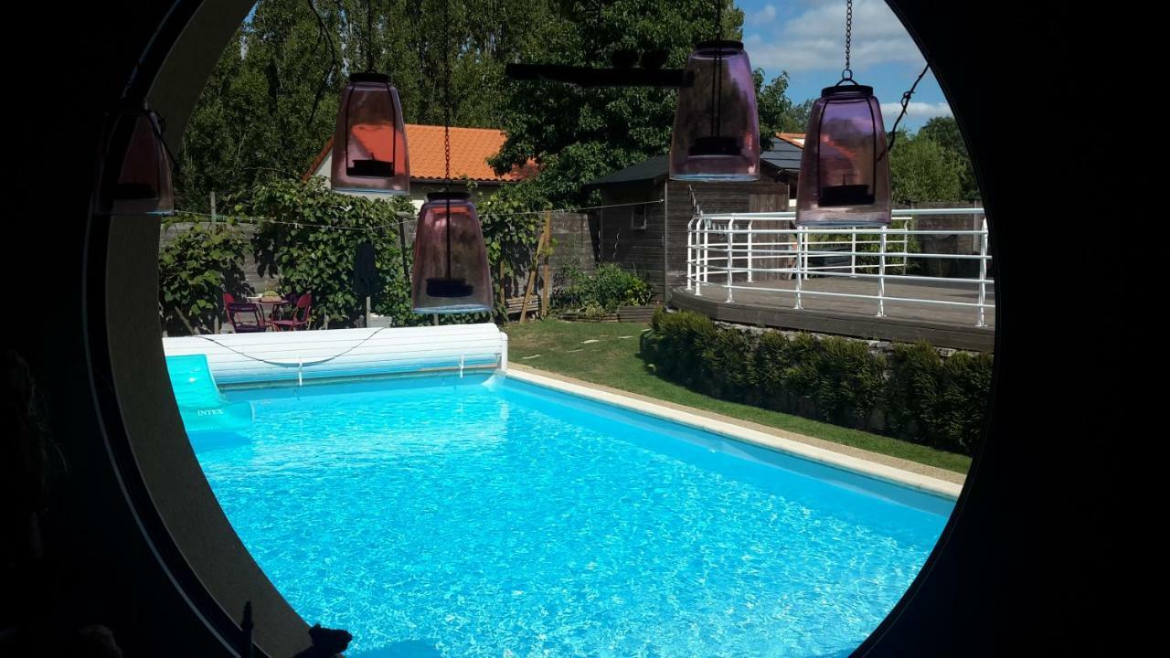 A la Topaze, Gite avec piscine privée chauffée pour 2 ou 3 Le May-sur-Evre Extérieur photo